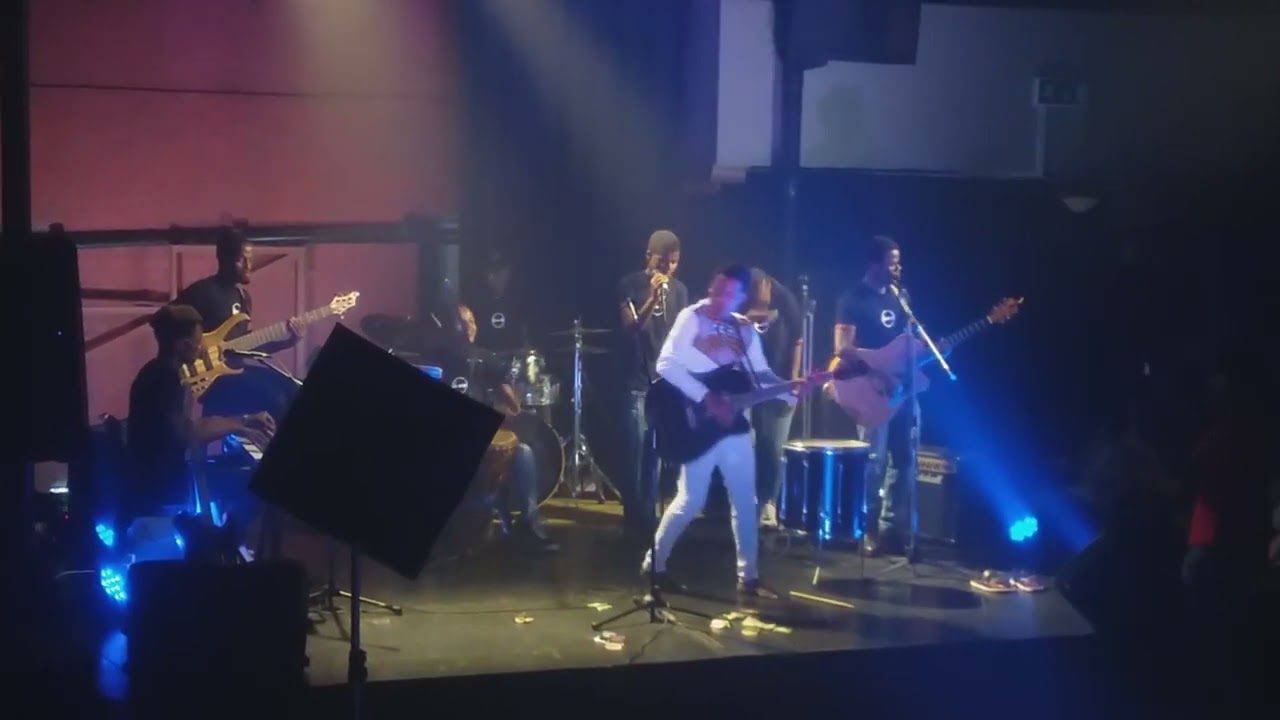 Hloniphani Art - Ubusuku Bomsebenzi live performance