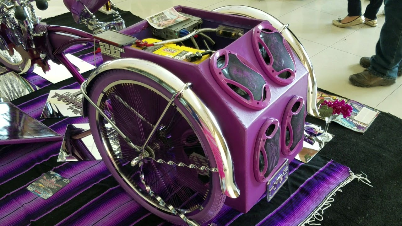 Lowrider Trike Bumping Loud!