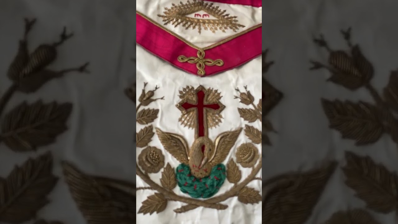Tablier de franc-ma&ccedil;on au grade de rose 🌹 croix au REAA (18&egrave;me degr&eacute;s) Vers 1950.