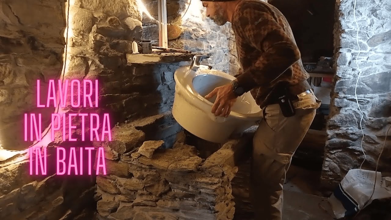 Finisco la struttura in pietra del lavandino in bagno - Baita in montagna n.16