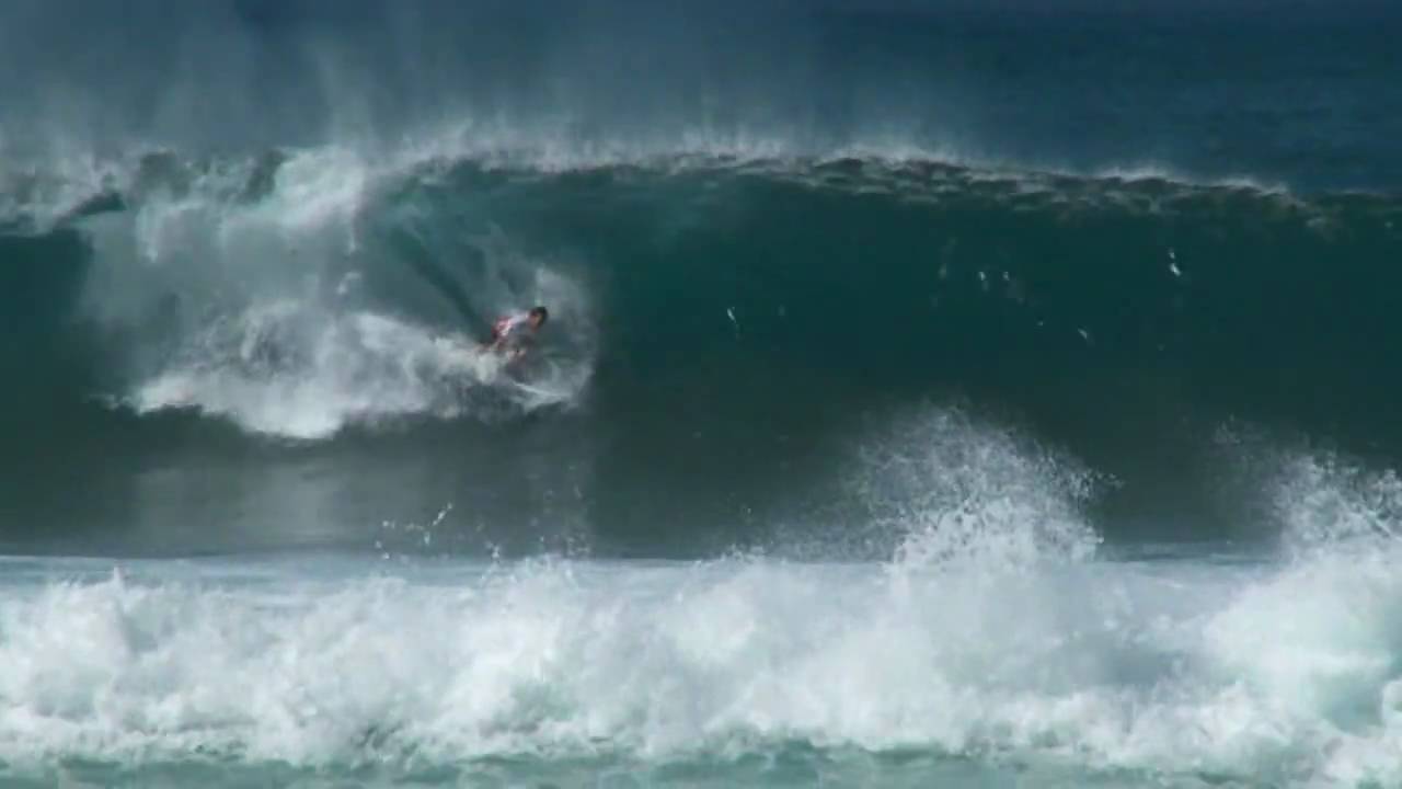 Mick Fanning Wins 2009 ASP World Title at Pipeline