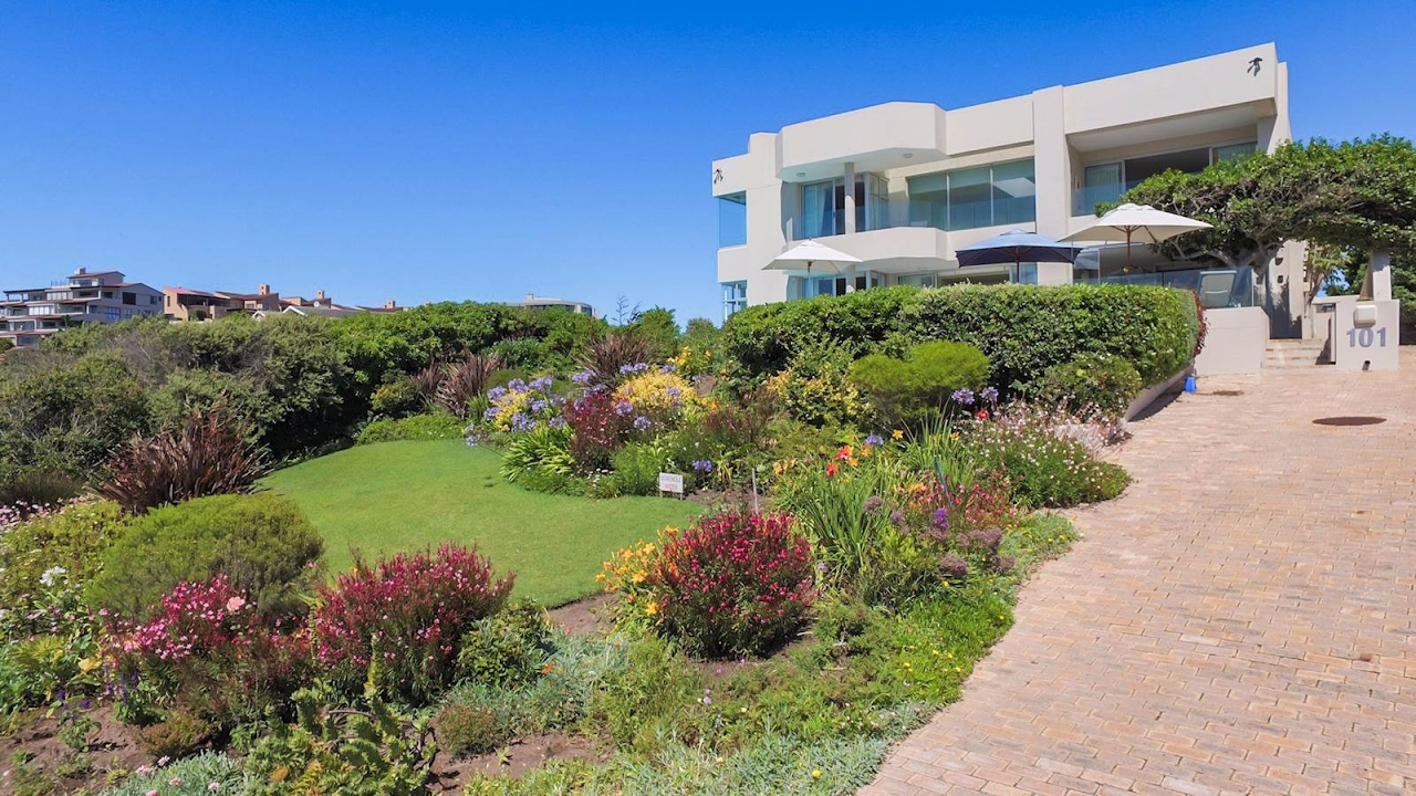 6 Bedroom House for sale in Western Cape | Garden Route | Plettenberg Bay | Seaside Lon |
