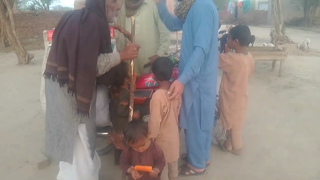 قلفی والے کا غلط وقت پر آ نے پہ بابے کو غصہ آ گیا
