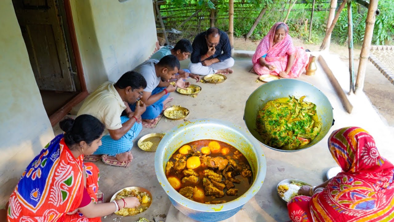 নবমীর খাওয়া-দাওয়া, আলু দিয়ে খাসির পাতলা ঝোল তার সাথে সরষে পোস্ত দিয়ে পাবদা মাছ রান্না |