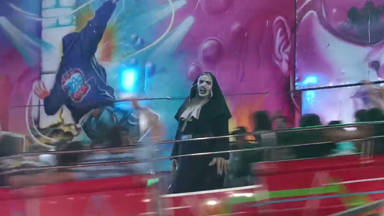 Tagada con la Monja de Atracciones García en la Feria de las Fiestas de Abril 2024