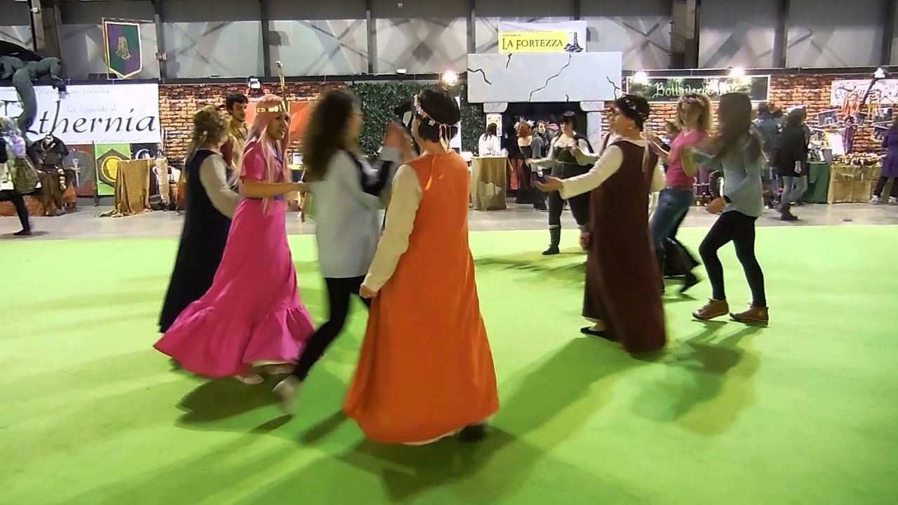 Danza medievale a Cartoomics 2015