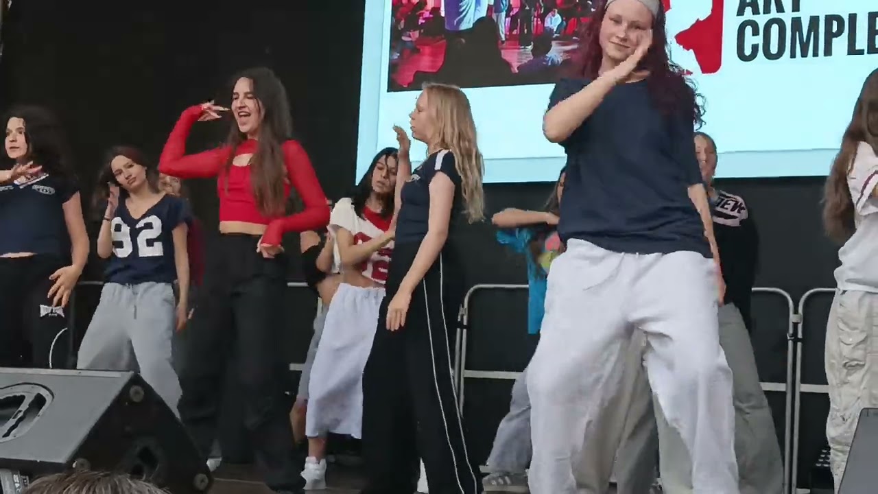 Meine Tochter beim Auftritt ihrer Tanzschule Urban Art Complex bei Barmen geht Live 2025 😊