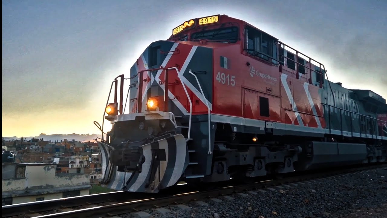 AC44C6M's Liderando trenes e Ferromex!