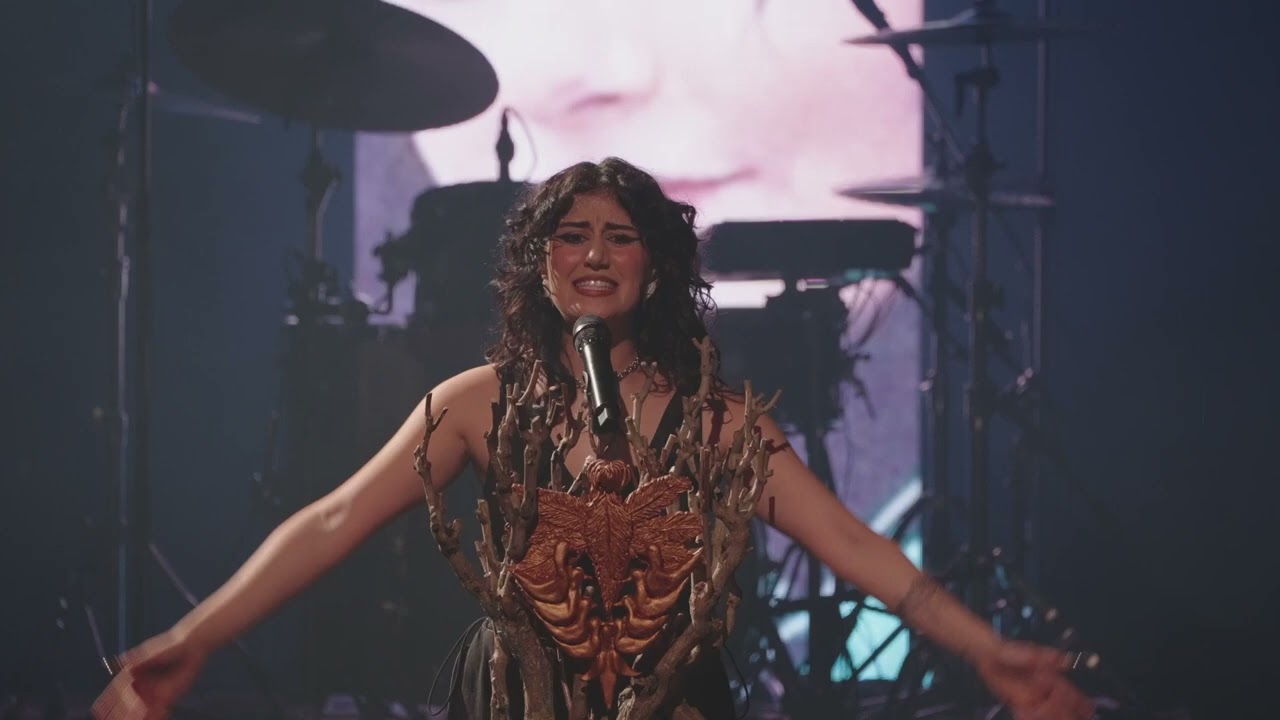 Naaz  - Azadî (live in Royal Theatre Carré)