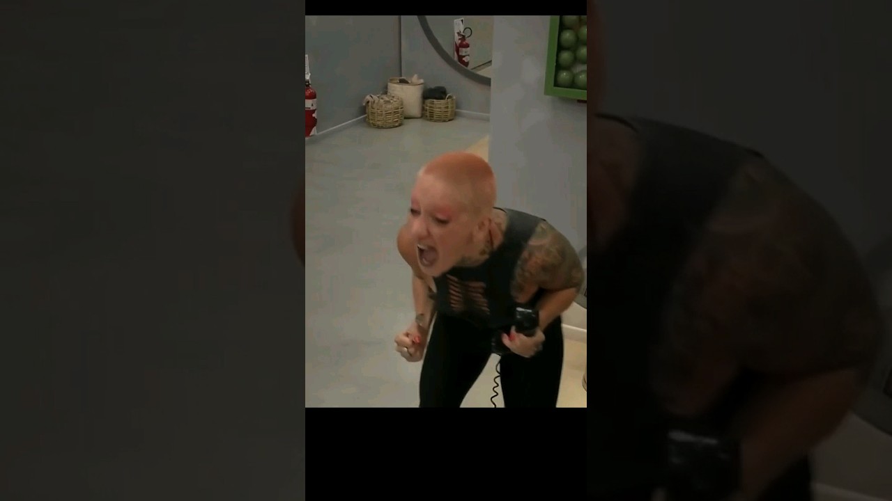 Gran hermano 2024 - Telefono Rojo - te ganaste un peine &ndash; Humor - Inteligencia Artificial &ndash; Demicam
