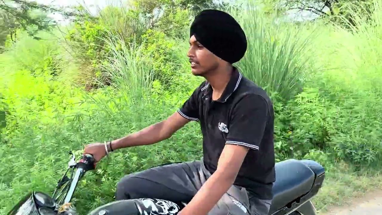 Bullet V/S splender 🤘🏻ਸਪਲੇਡਰ ਅਤੇ ਬੁਲਟ ❤️ funny video 😂🤣