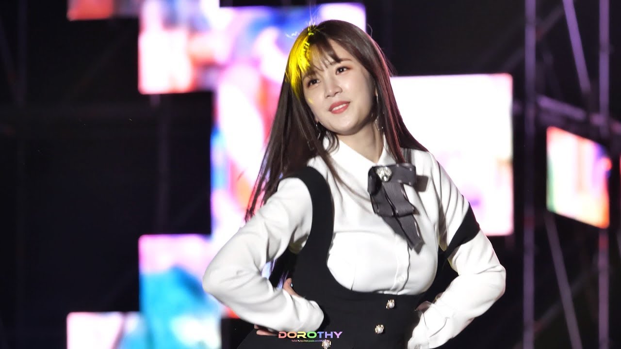 181027 에이핑크 초롱 직캠[4k] - 미스터츄 @포항 BIG K-POP Festival by DOROTHY