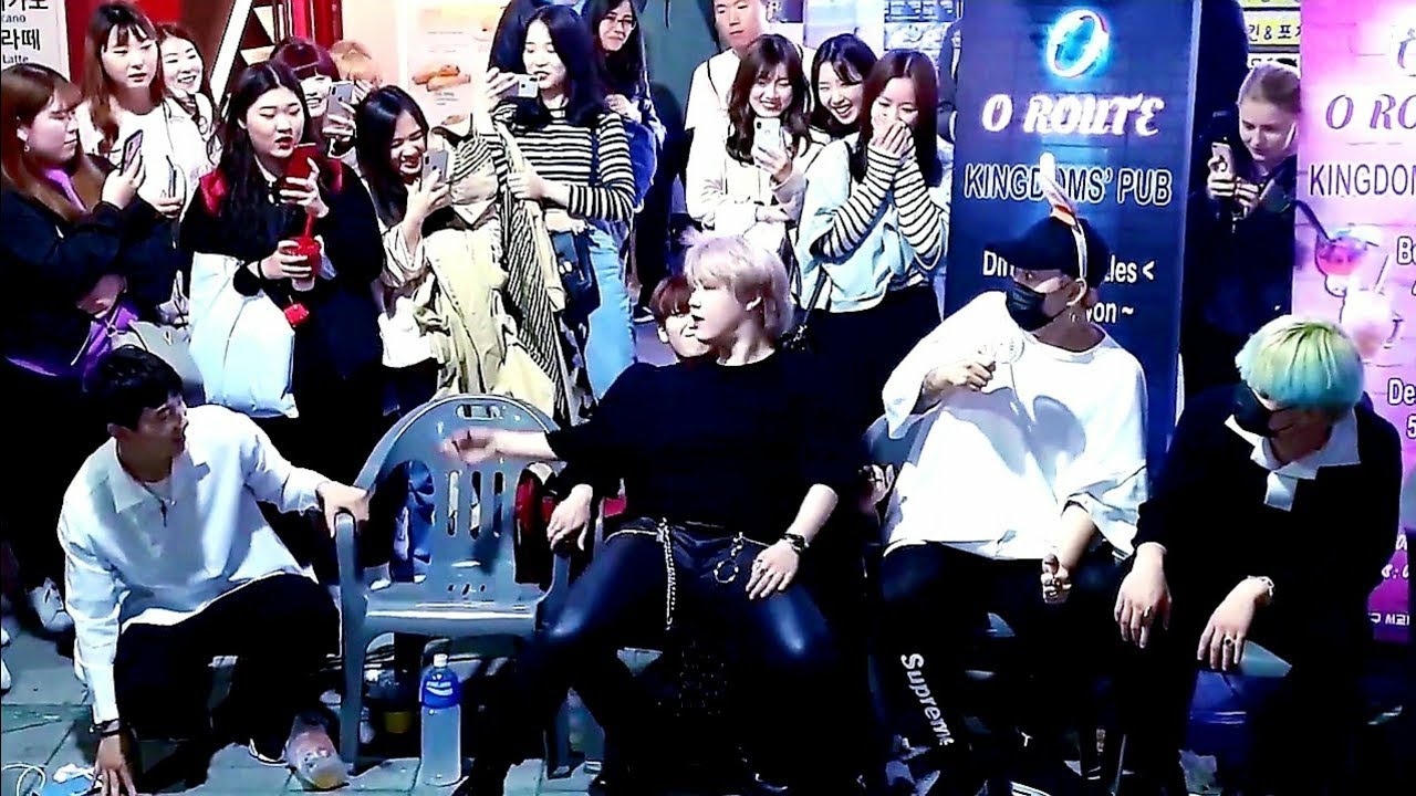 《HyunA_#RED》KingdomS#킹덤즈 현아#빨개요 20190428 213002 HongDae Busking 홍대버스킹 #SnowHorse
