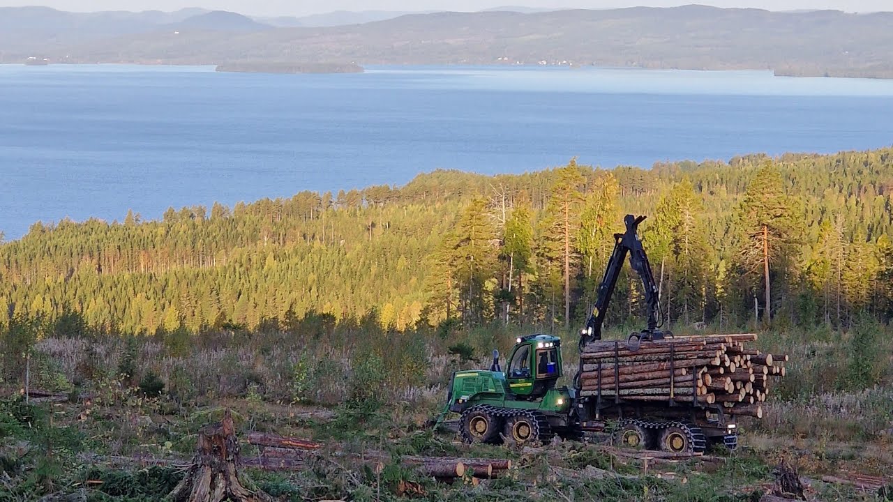 John Deere 1910g - Nothing loads like a Deere!