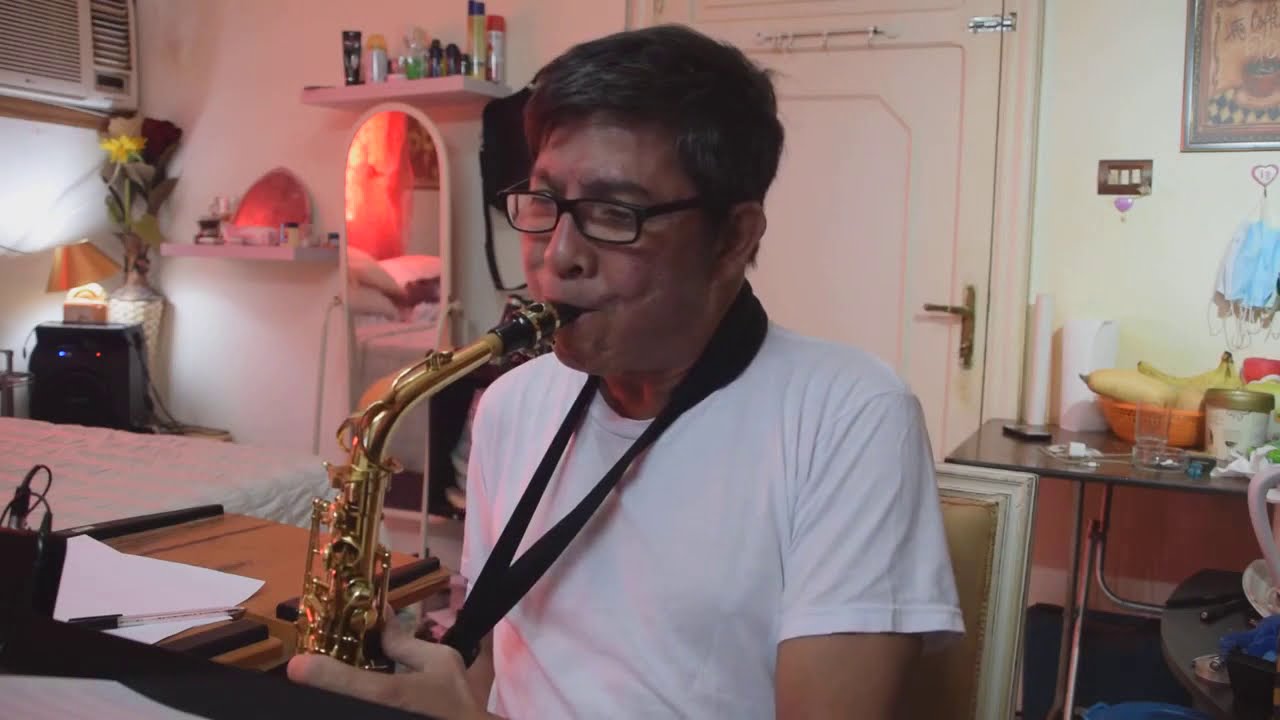 GOLDFINGER - Shirley Bassey (alto sax cover)