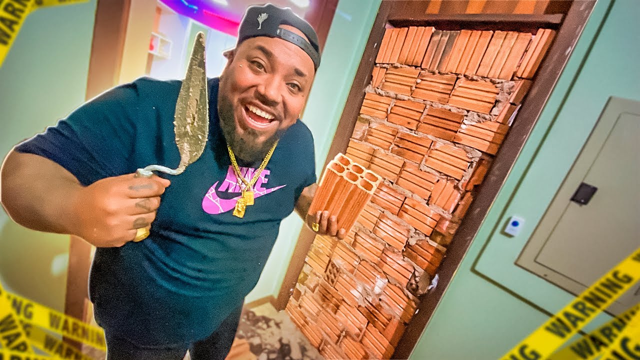 FECHEI O QUARTO DO BRUNO COM TIJOLOS E CIMENTO 🤣🤣🤣