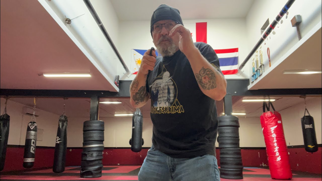 Cut and Thrust in Knife Combatives 