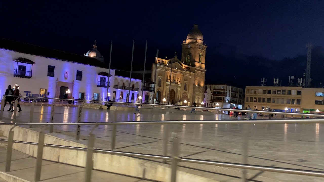 Hermoso Recorrido Nocturno Plaza De Bolívar De Tunja - Boyacá - Colombia