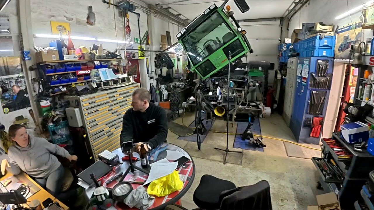 Live aus der Werkstatt, wir Schrauben am Fendt Xylon 524 die Wasserpumpe raus