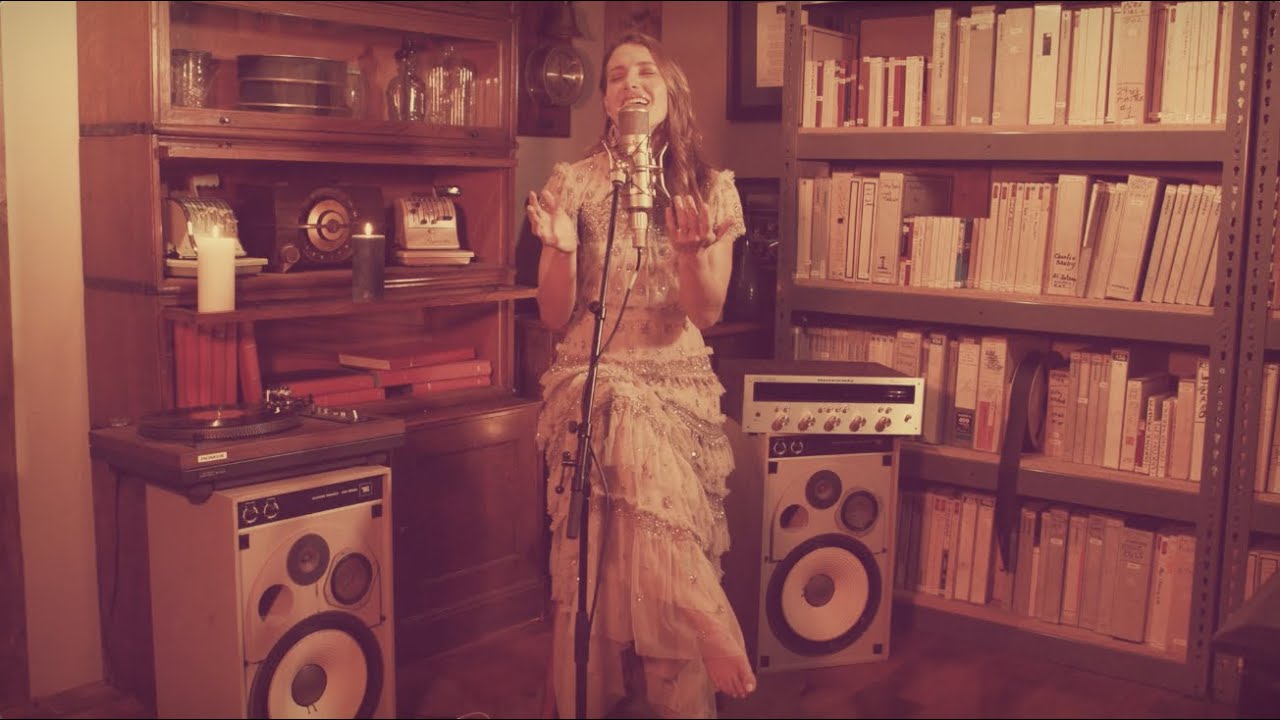 Caroline Jones - Getting To Me (Stripped Down Version)