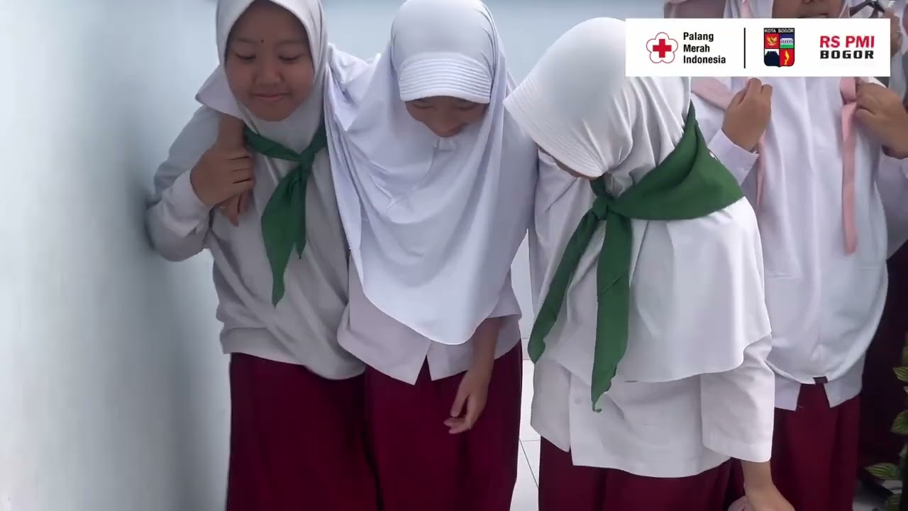 Simulasi Penanganan Bencana Gempa di Sekolah