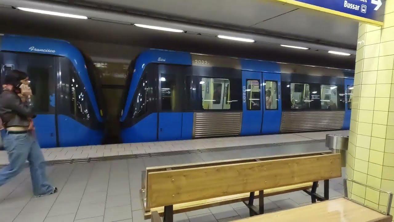 Sweden, Stockholm, subway ride from Odenplan to Rådmansgatan