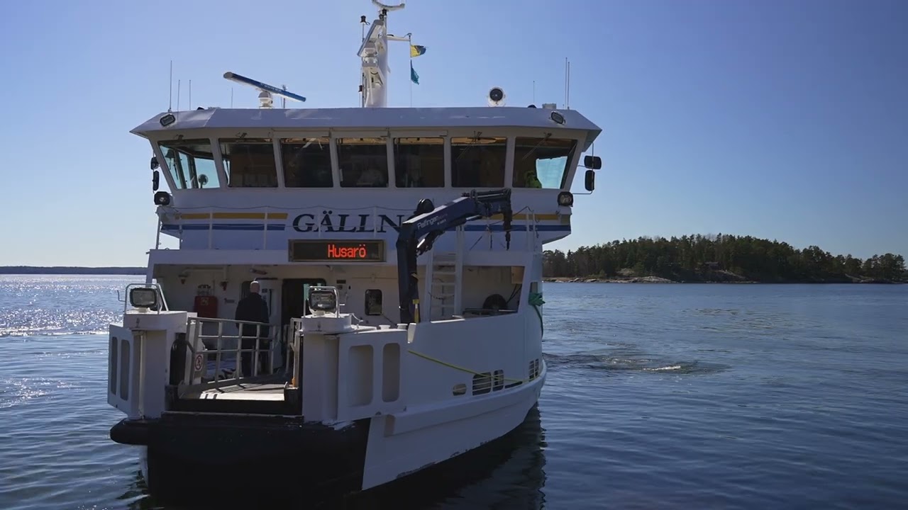 Sweden, Södra Grinda, arriving by boat