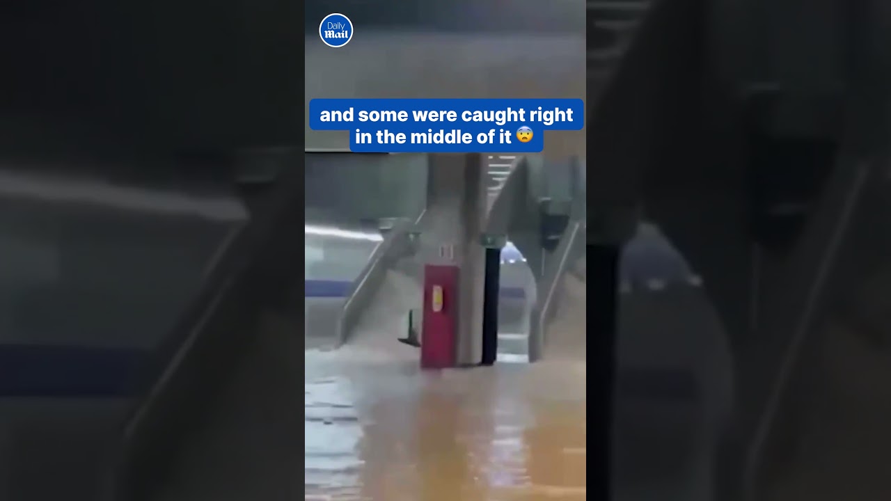 Intense flood in S&atilde;o Paulo, Brazil leaves commuters stranded