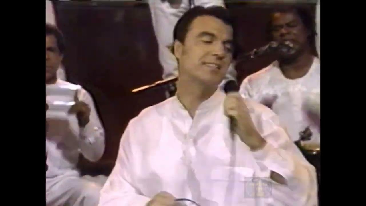 David Byrne - Make Believe Mambo - Tonight Show 6/13/90 part 1 of 2
