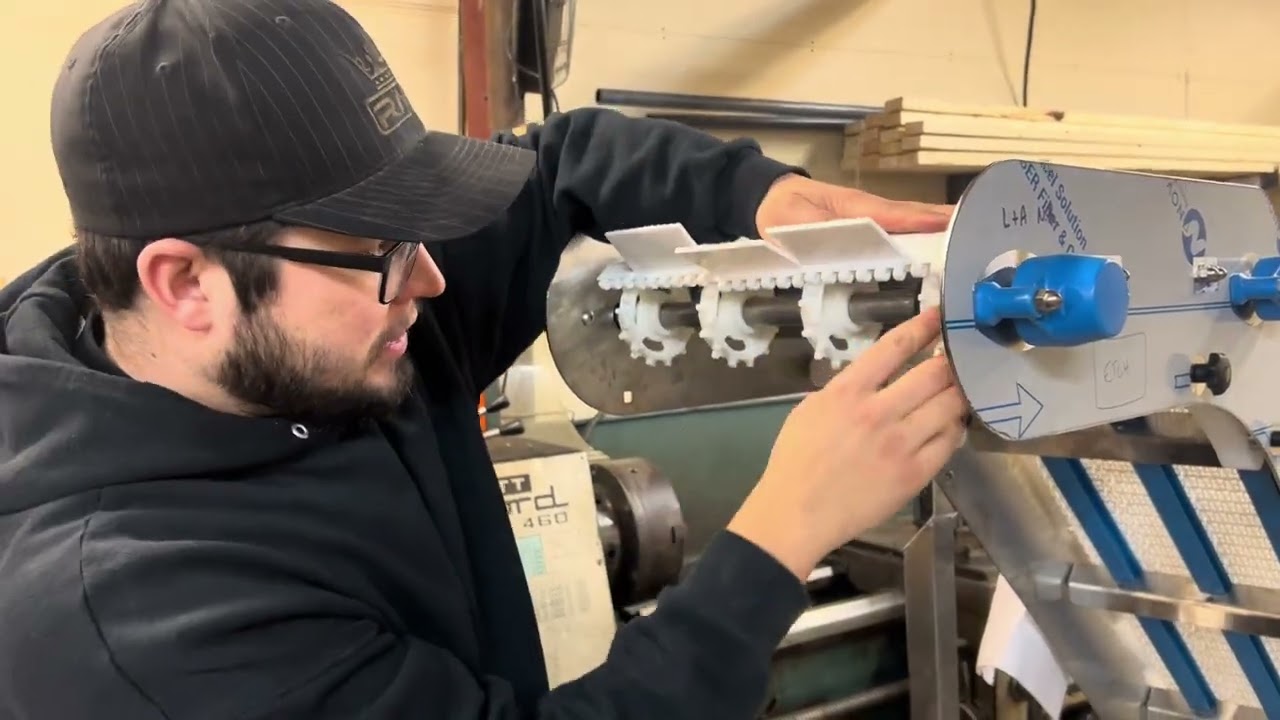 Setting plastic modular belt sprockets for conveyors