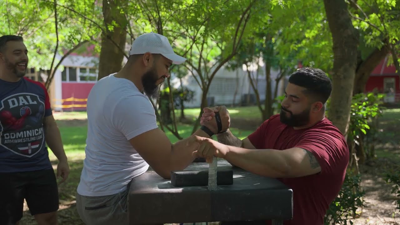 MEXICAN ARMWRESTLER VISITS D.A.L. (Dominican Armwrestling League) 