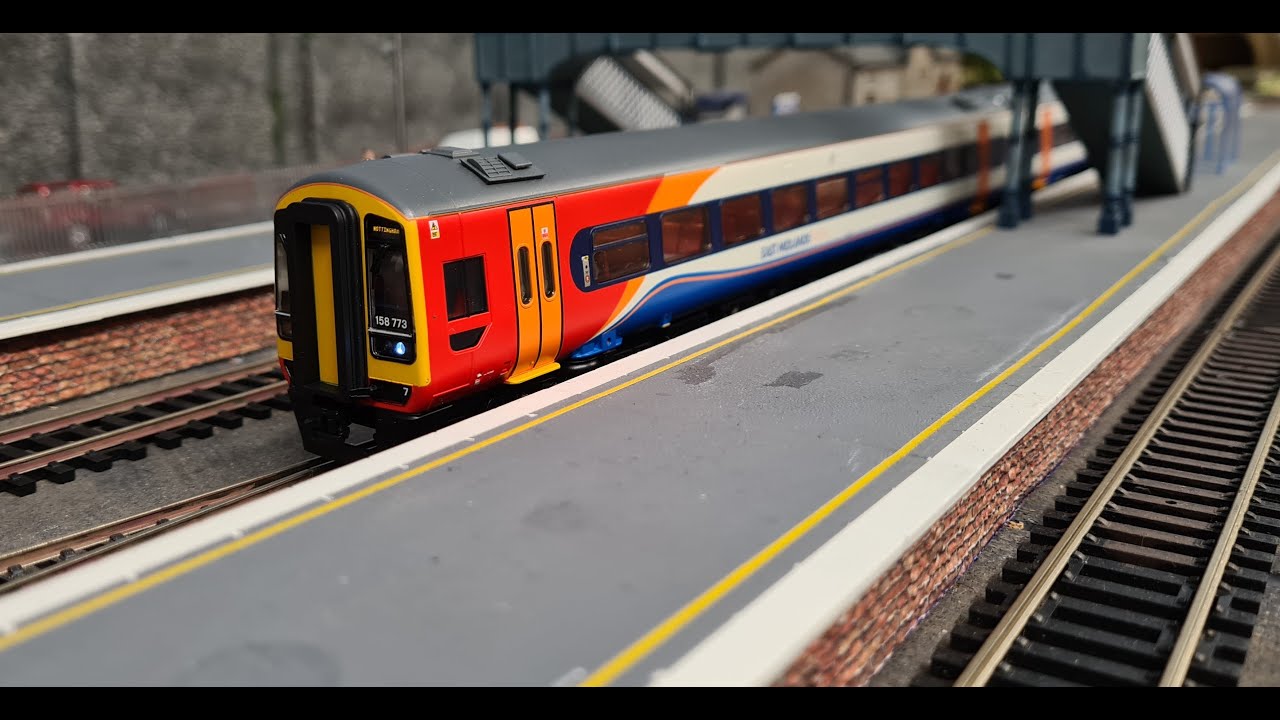 Bachmann Class 158 East Midlands Trains DCC Sound Unboxing
