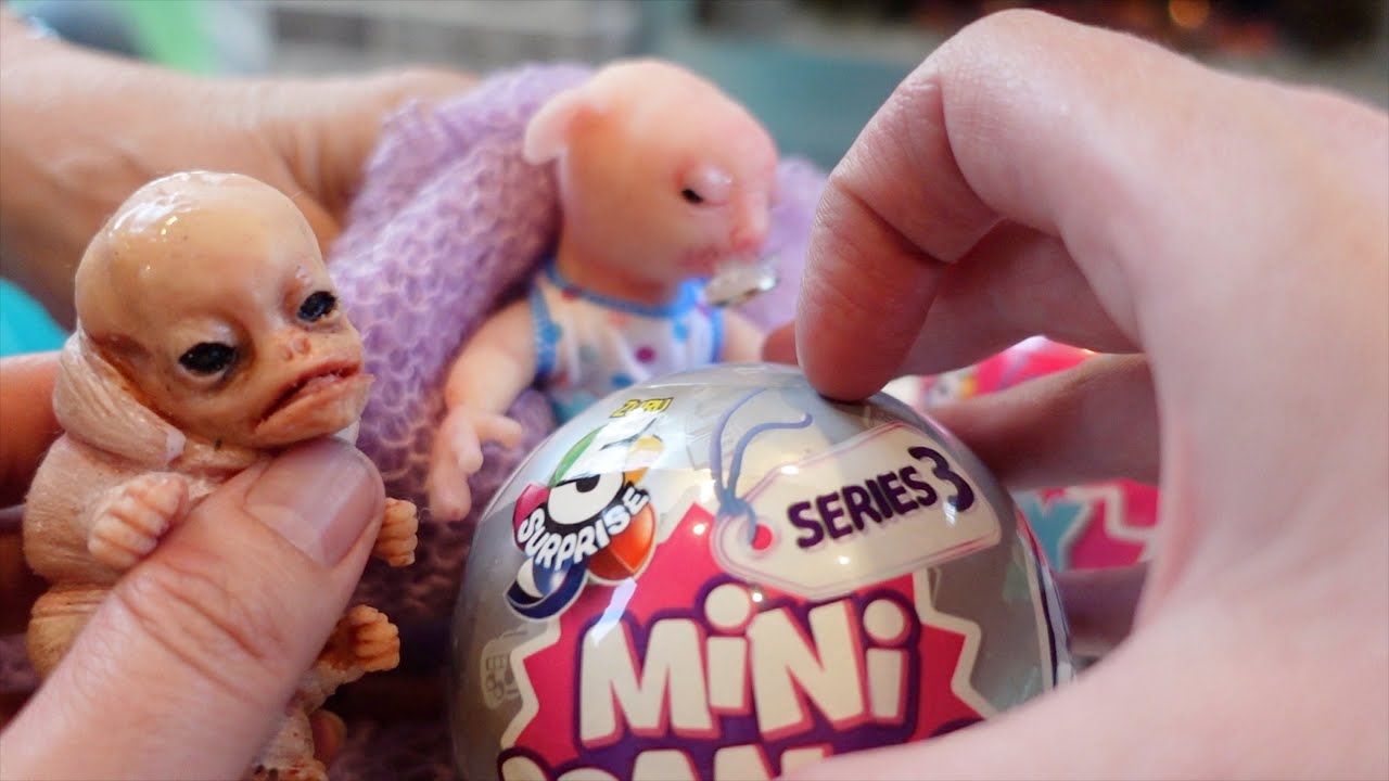 Sasuke and Daisy open mini brands! (food and toys)