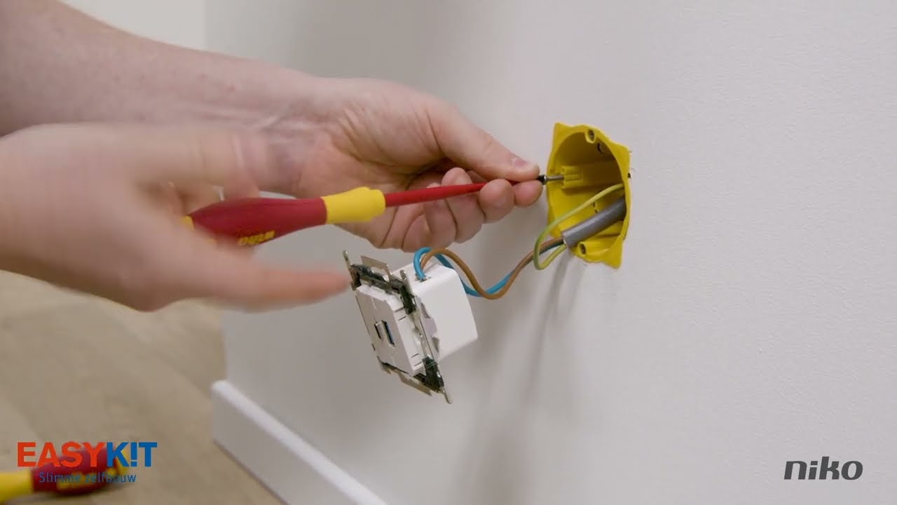 DIY: Zelf je stopcontact vervangen door USB-lader
