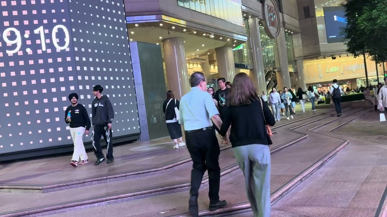 Chahal pahal in Hong Kong me