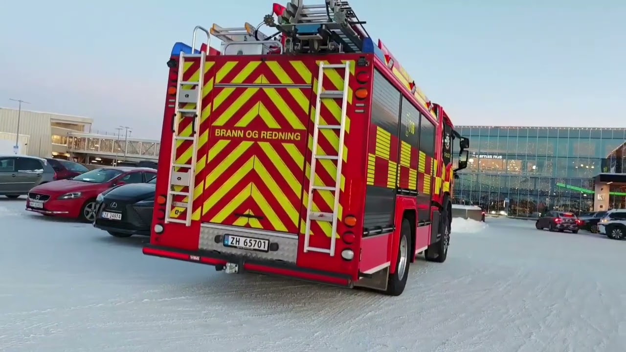 🏔️🛳️⚓🚒 #harbor #embankment #vessel #fireengine #mountains #citylife 