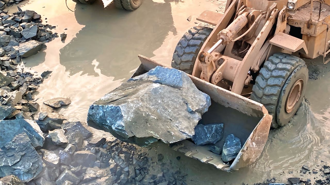 Massive Rock Loading Show By Powerful 966 Wheel Loader 