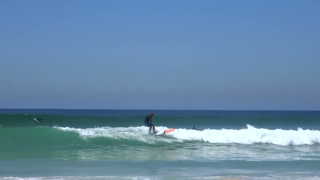 Surfing at Bondibeach / Sydney