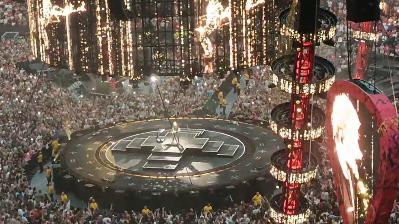 Ed Sheeran in Amsterdam Arena 2022 #edsheeraneuropetour #amsterdamarena #netherlands#bucketlist✅