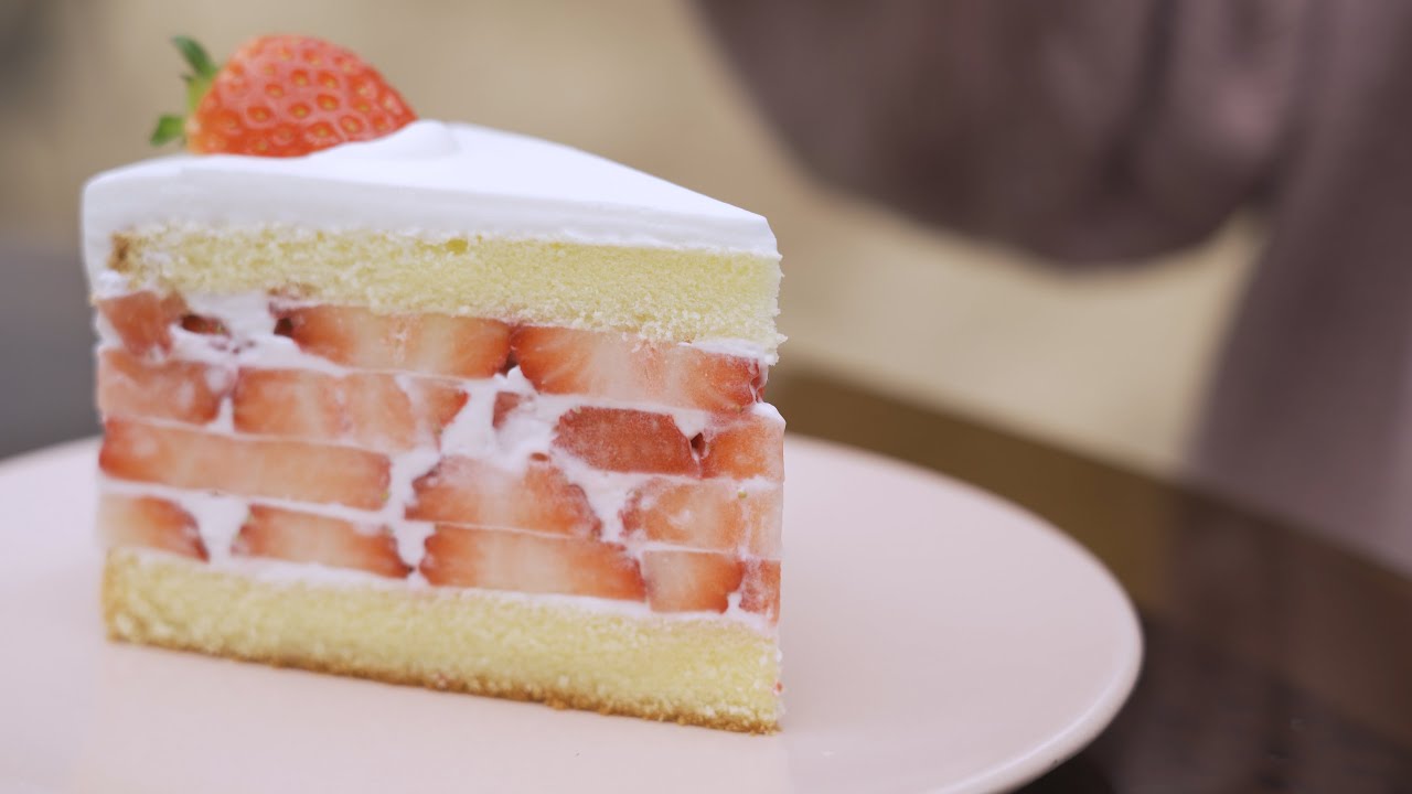 (SUB) 딸기만 4층! 딸기 생크림 케이크 만들기ㅣ아무나 못 만드는 딸기 케이크ㅣHandmade strawberry cream cake making [딱 한입]