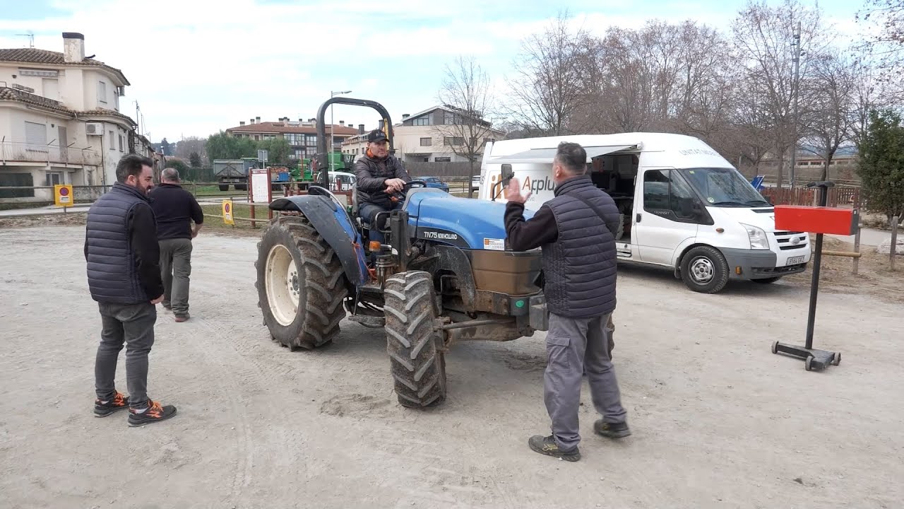 L'estació mòbil agrícola fa una cinquantena d'inspeccions en la visita anual a Sta Eulàlia