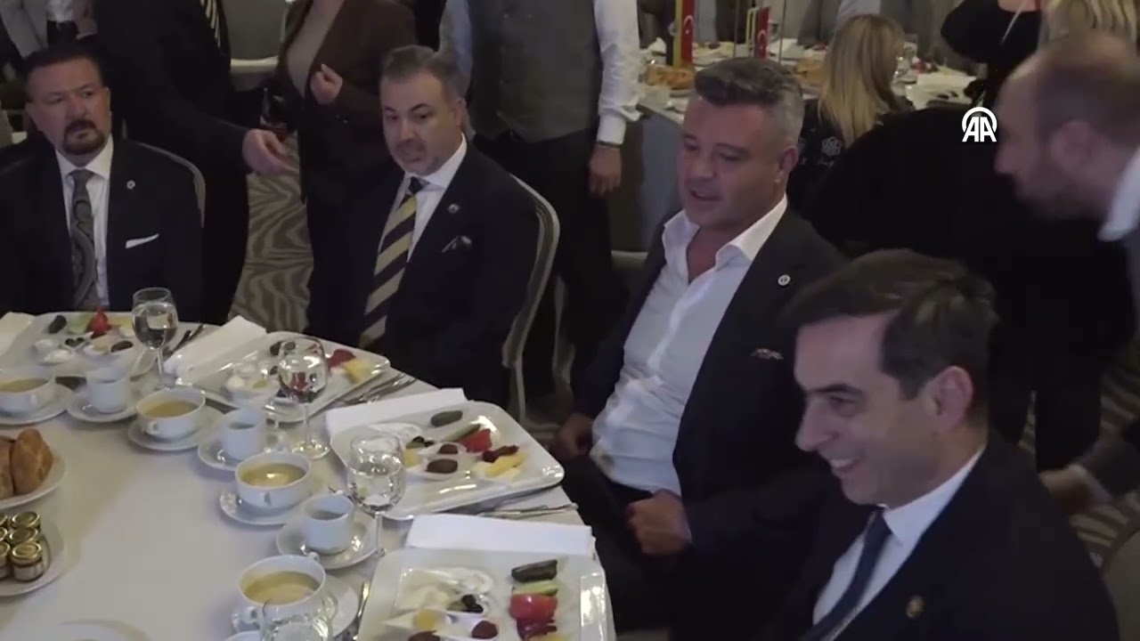 Fenerbahçe Kulübü, üyeleriyle iftara katıldı
