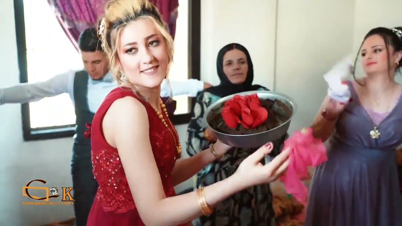 بدموع الأم عروسة تودع أهلها الاعراس برج القاص عفريني في لبنان