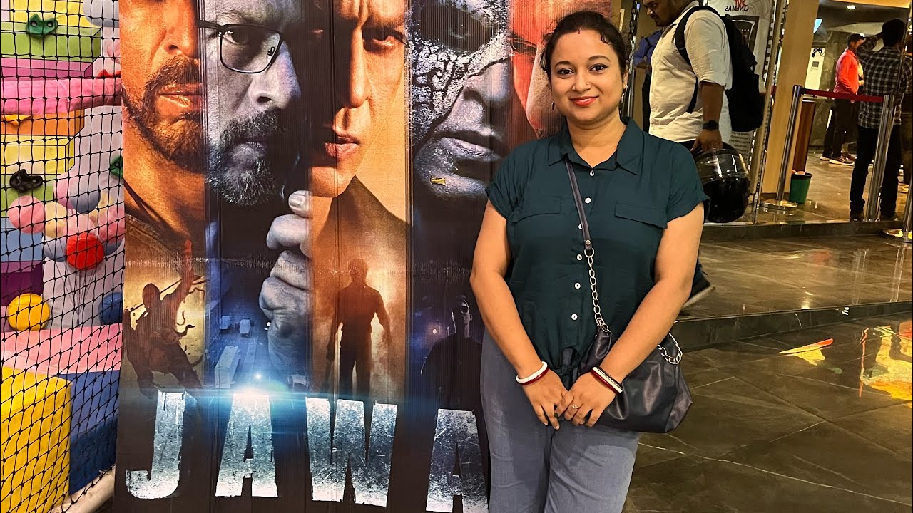 সবাই মিলে #jawan দেখতে গেলাম | jawan movie first reaction | #jawan #moviereaction #srk