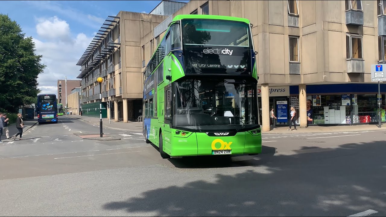 Buses at Oxford, St Aldates Police Station - 28/07/2025