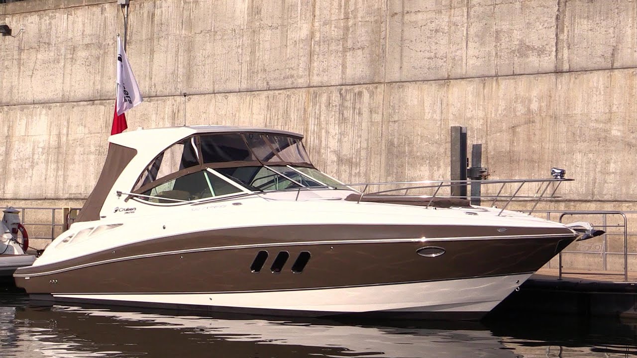 2014 Cruisers Yachts 350 Express Motor Yacht-Exterior, Interior Walkaround-2014 Montreal Boat Show