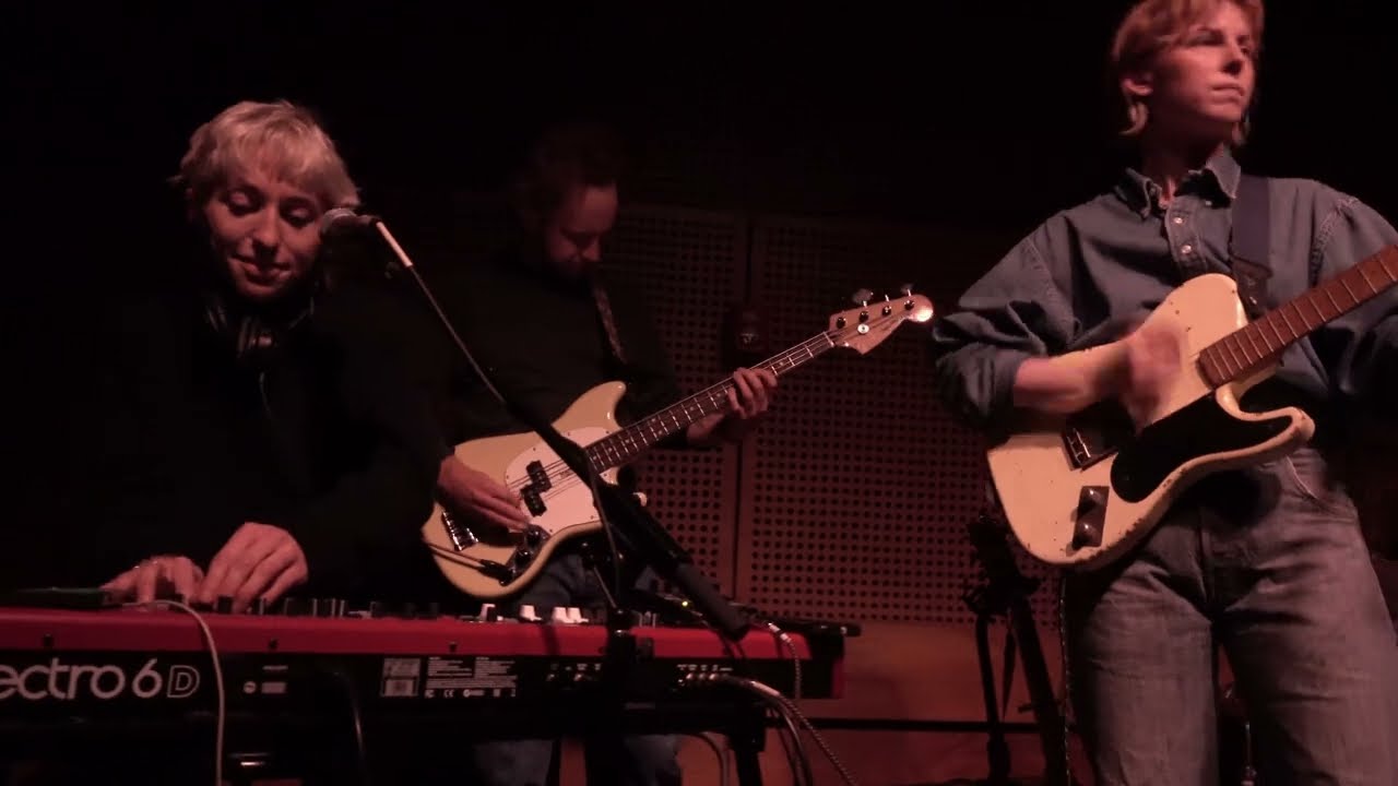 Fenne Lily - Alapathy (Public Records, NYC 11/20/25)