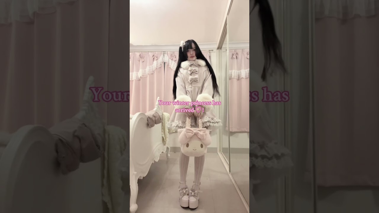 I love this Liz Lisa coat so much! #lizlisa #jfashion #japanesefashion #ryousangata #jiraikei