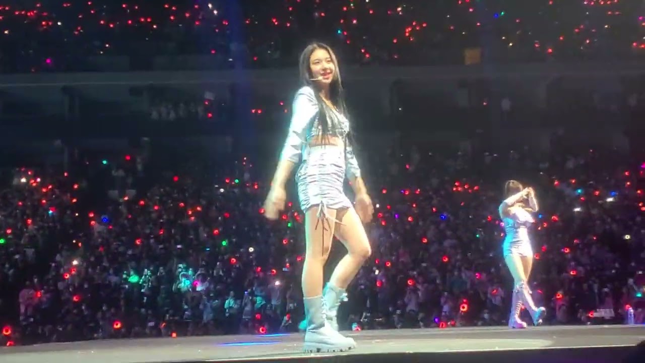 Twice (트와이스)- 4th World Tour III. Oakland, CA. 