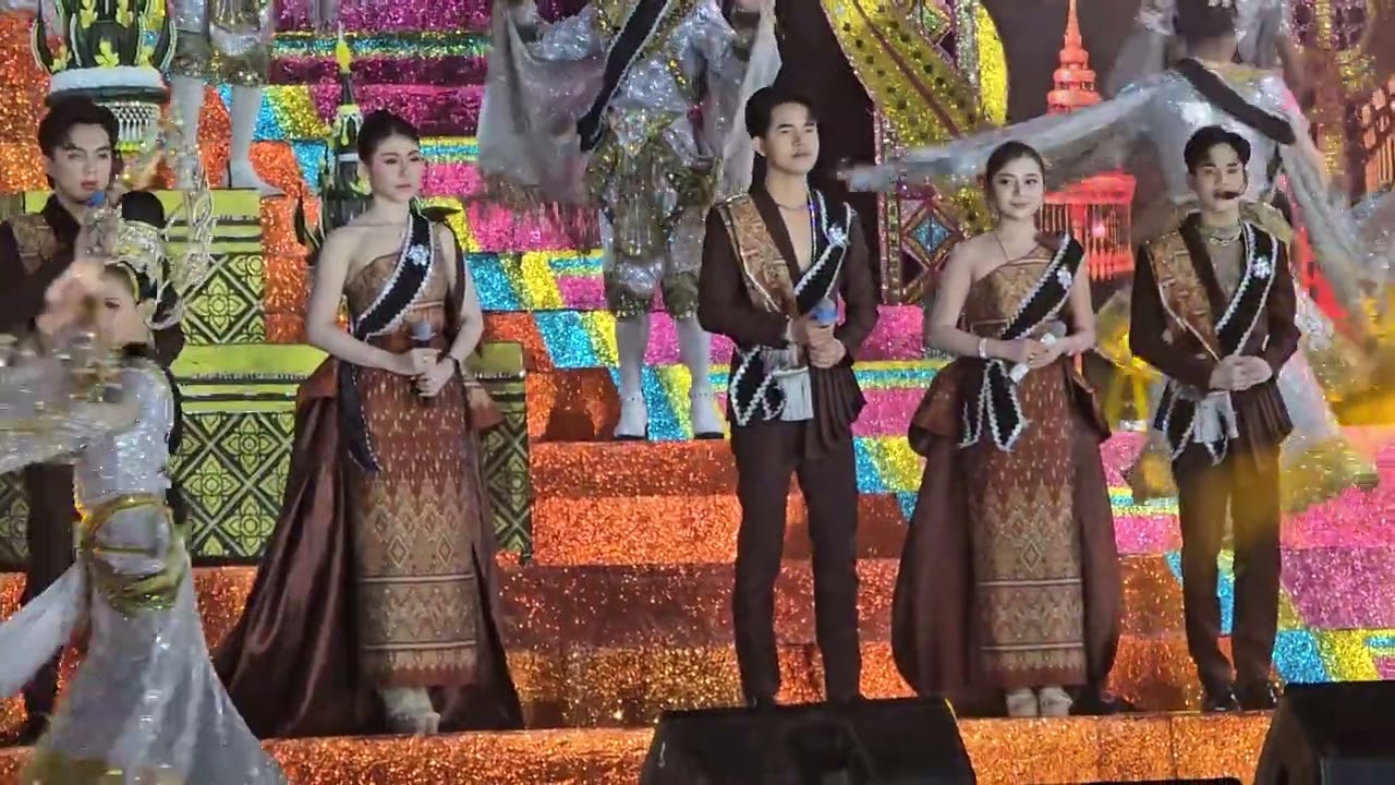 #เปิดการแสดงคายอ้อ สาวน้อยลำเพลินโชว์